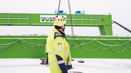 Två portalkranar för järnvägsunderhåll hos Vossloh